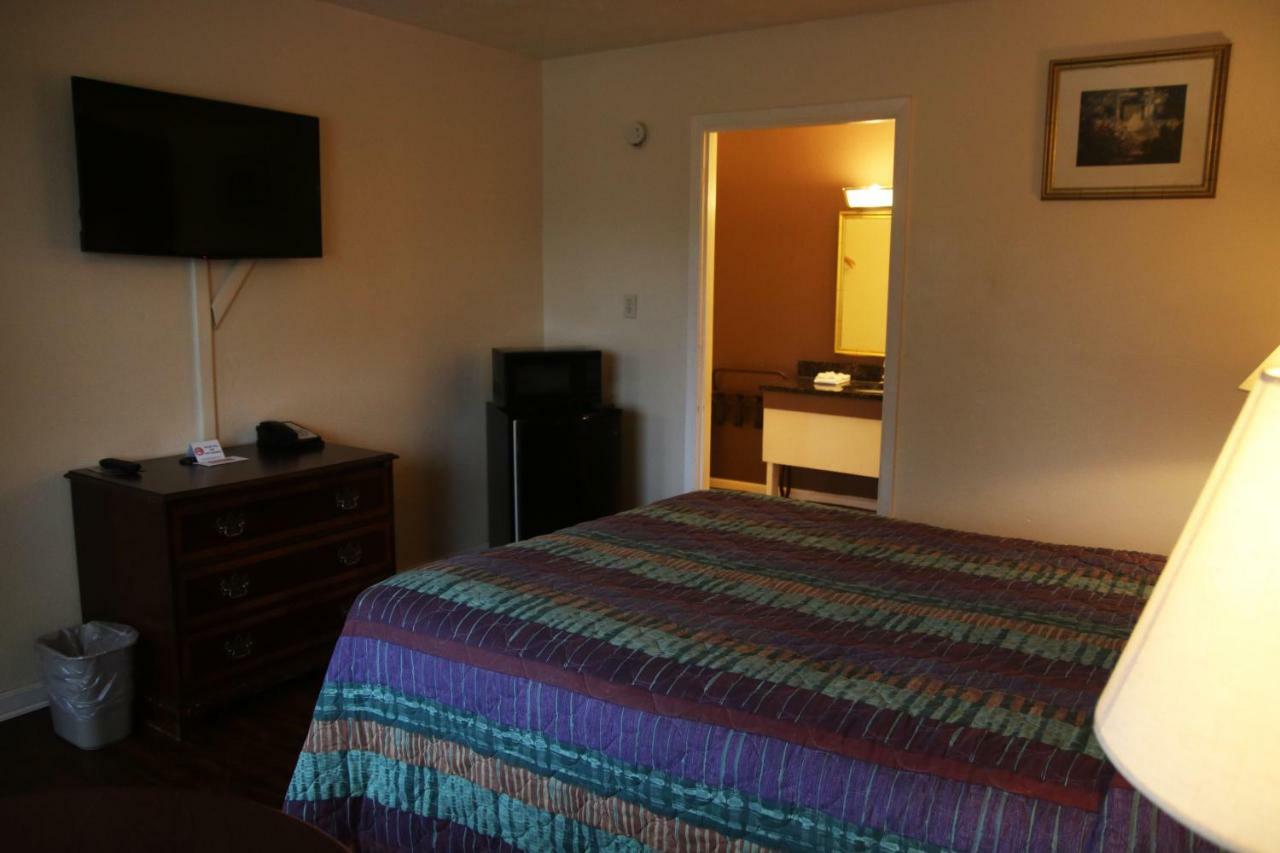 Imperial Inn Grand Blanc Exteriör bild